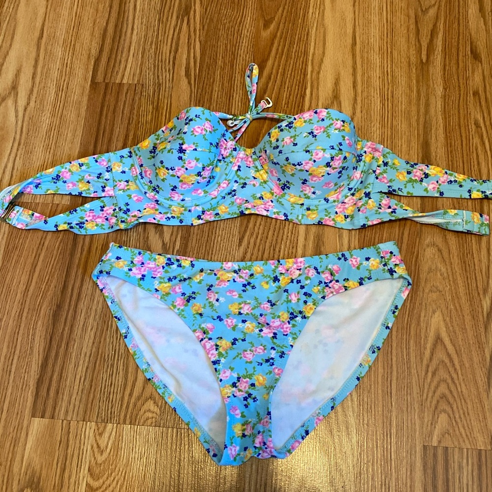 NEW WITHOUT TAGS BIKINI SIZE SMALL
